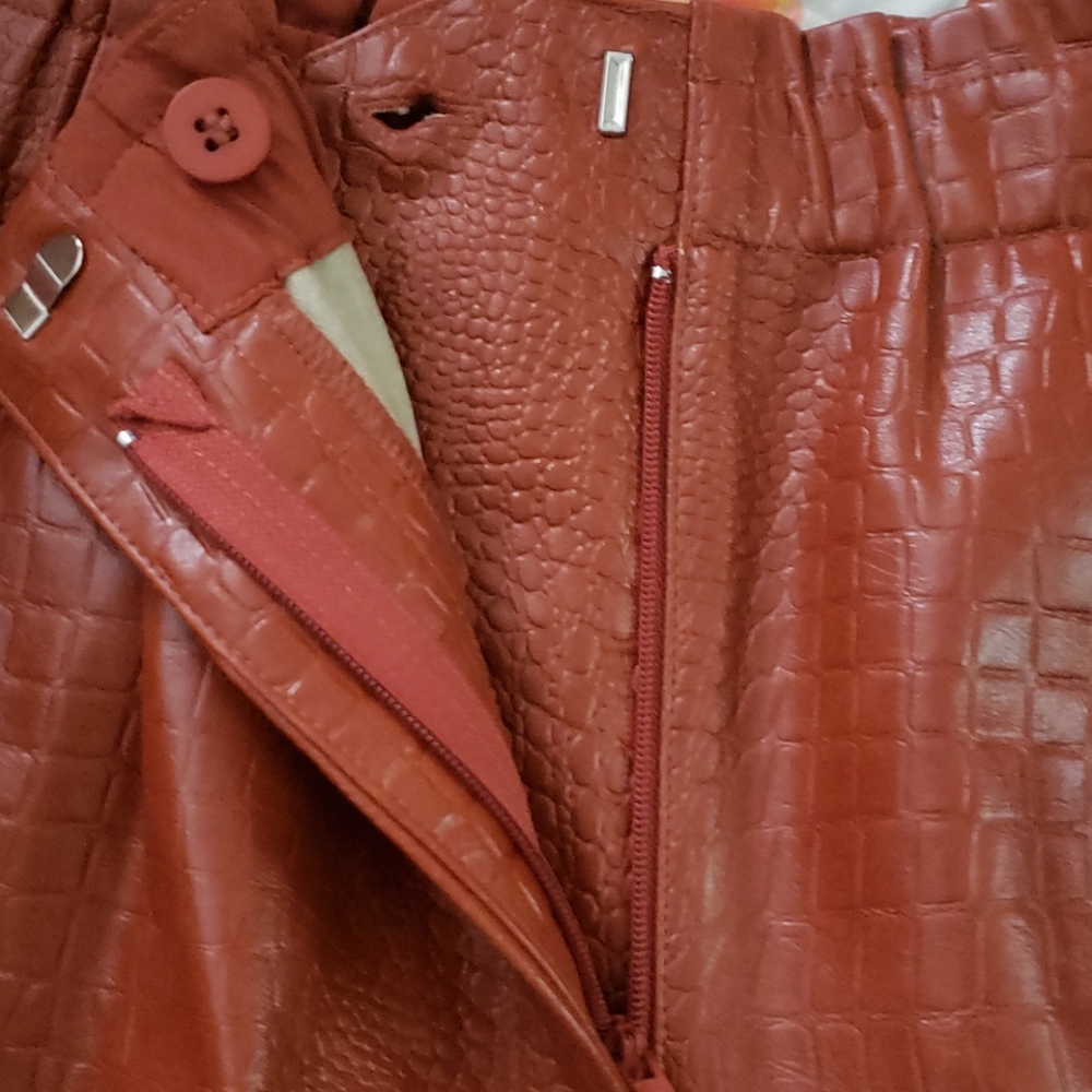 FREE PEOPLE CROC MARE HELENA FAUX LEATHER SHORTS - Picture 5 of 12